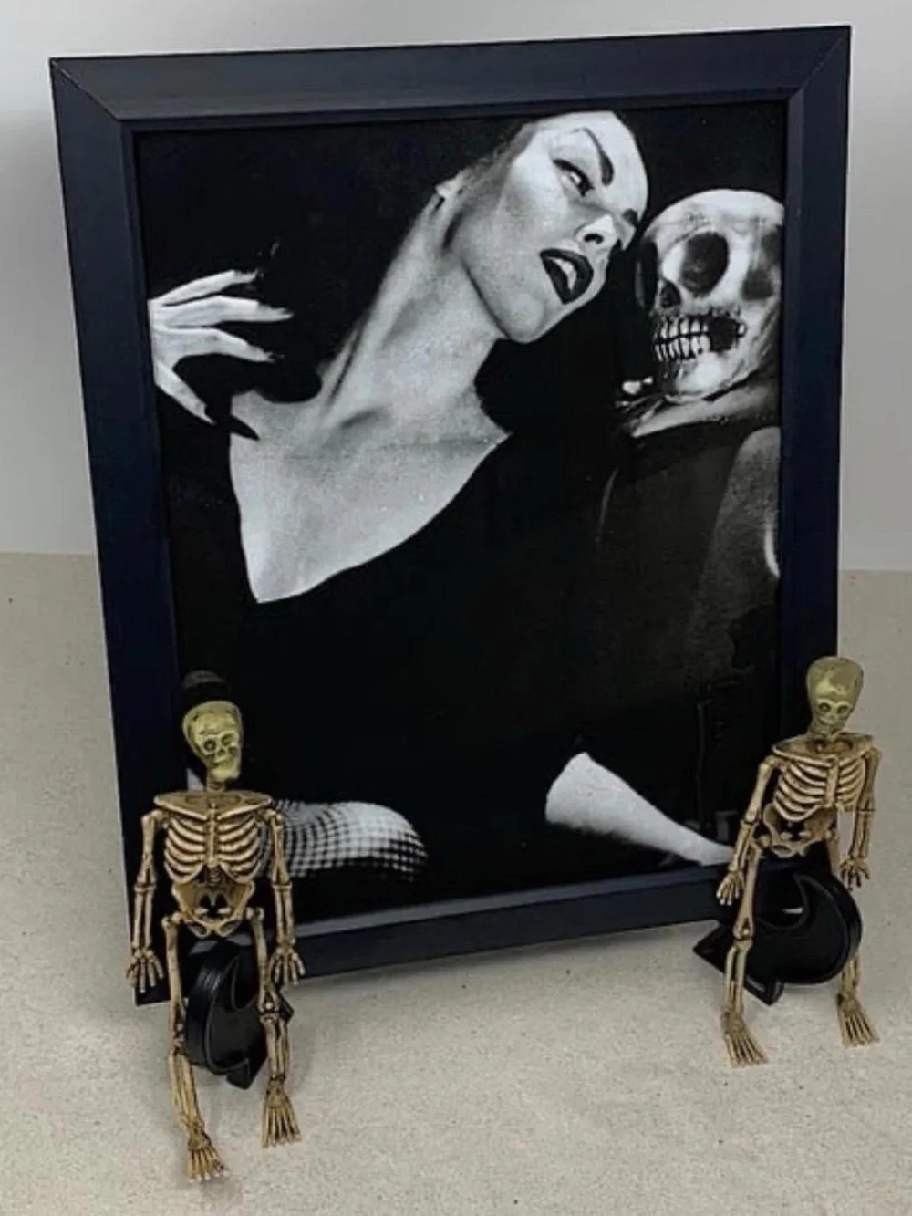 Vampira embracing skull, Framed Gothic Portrait Picture Frame, skeletons & stand